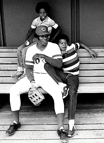 Ken Griffey Jr., right, and brother Craig with dad in the Reds dugout (Cincinnati Enquirer file photo)